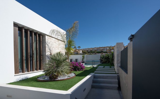 Resale - Villa -
Rojales - Inland