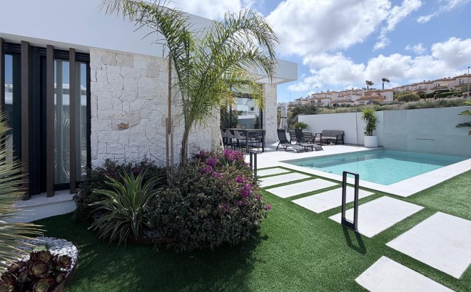 Resale - Villa -
Rojales - Inland