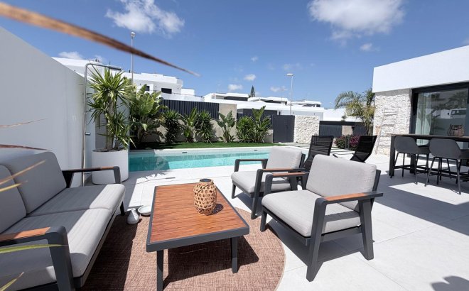 Resale - Villa -
Rojales - Inland