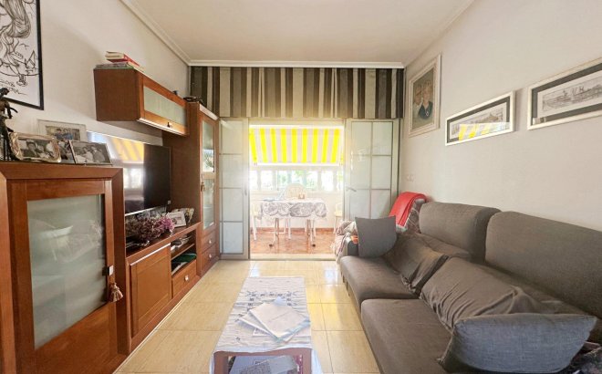 Resale - Bungalow -
Torrevieja - Aguas Nuevas