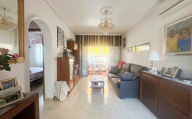 Resale - Bungalow -
Torrevieja - Aguas Nuevas