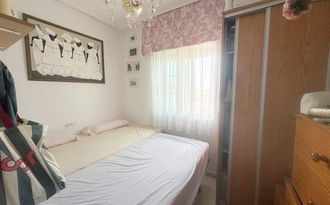 Resale - Bungalow -
Torrevieja - Aguas Nuevas