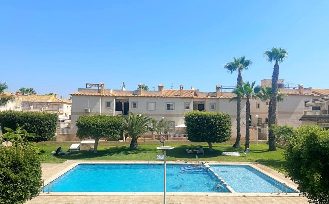 Resale - Bungalow -
Torrevieja - Aguas Nuevas