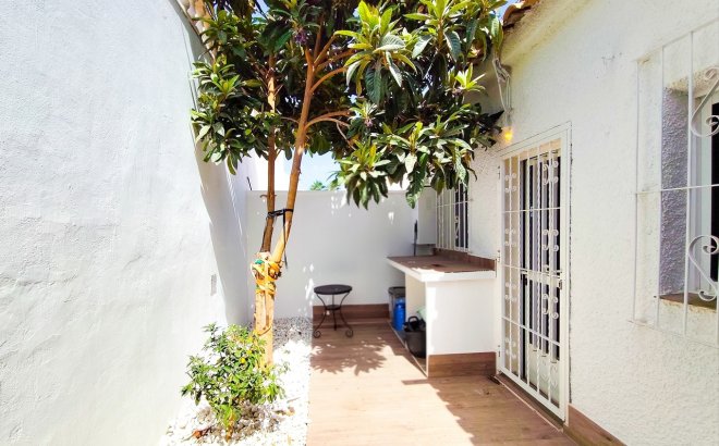 Resale - Town House -
Playa Flamenca - Costa Blanca