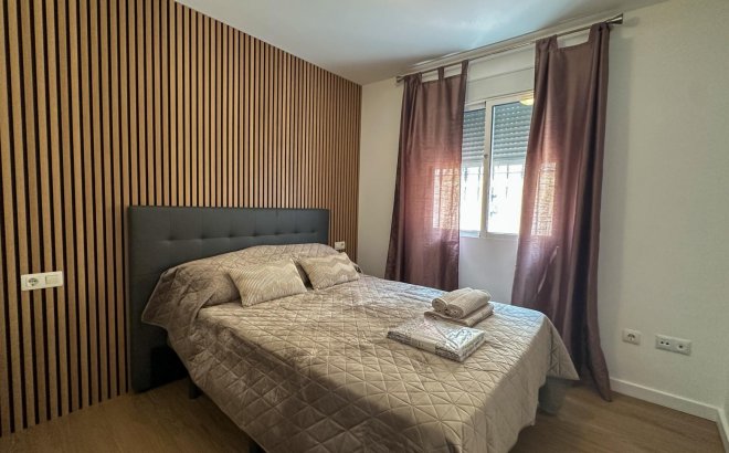 Resale - Dúplex -
San Miguel de Salinas - Las Filipinas