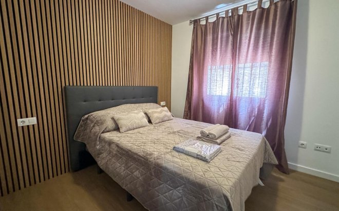 Resale - Dúplex -
San Miguel de Salinas - Las Filipinas