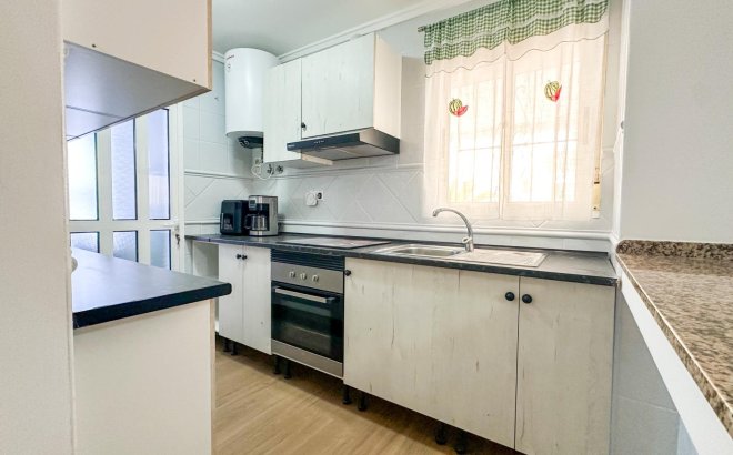 Resale - Dúplex -
San Miguel de Salinas - Las Filipinas