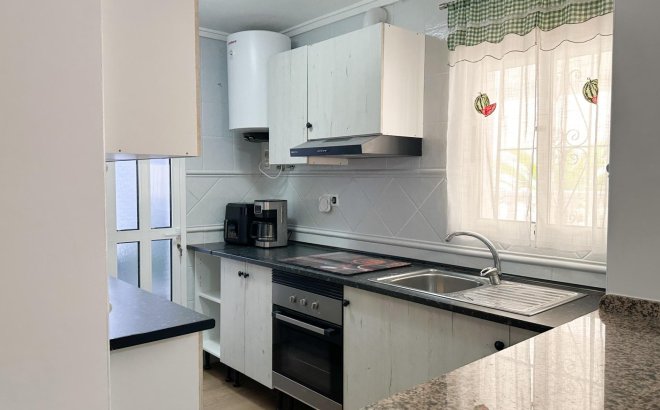 Resale - Dúplex -
San Miguel de Salinas - Las Filipinas