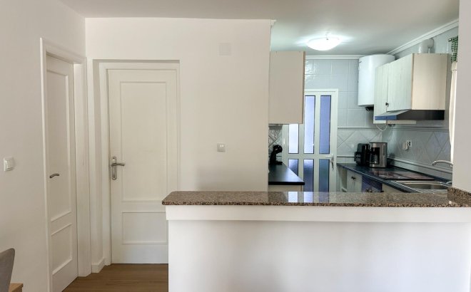 Resale - Dúplex -
San Miguel de Salinas - Las Filipinas