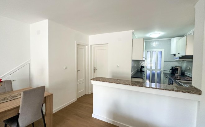 Resale - Dúplex -
San Miguel de Salinas - Las Filipinas