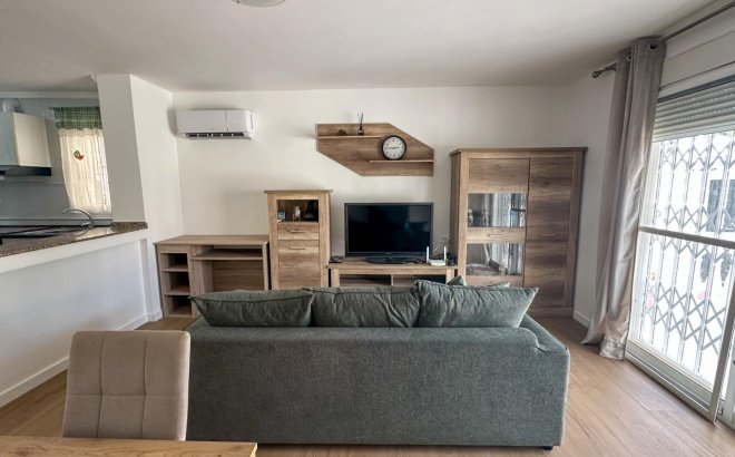 Resale - Dúplex -
San Miguel de Salinas - Las Filipinas