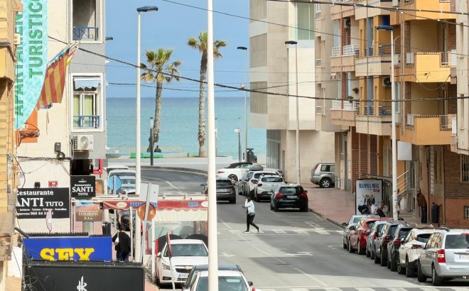 Resale - Apartment -
Torrevieja - Playa del Cura