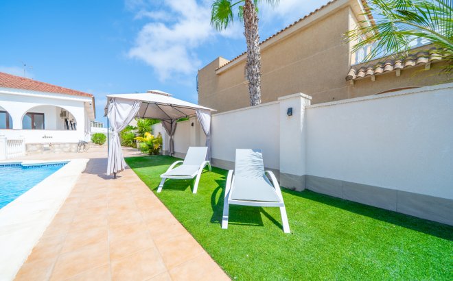 Resale - Villa -
Los Balcones - Costa Blanca