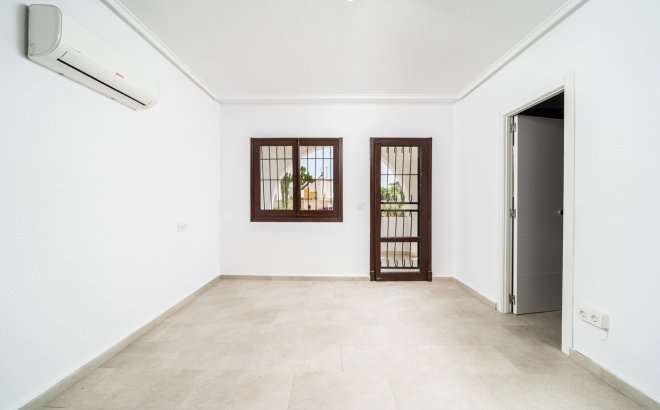 Resale - Villa -
Los Balcones - Costa Blanca