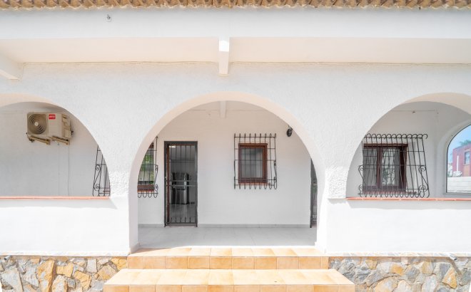 Resale - Villa -
Los Balcones - Costa Blanca
