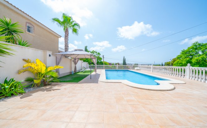 Resale - Villa -
Los Balcones - Costa Blanca