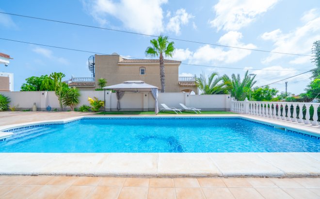 Resale - Villa -
Los Balcones - Costa Blanca
