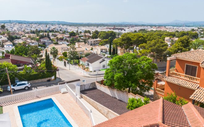 Resale - Villa -
Los Balcones - Costa Blanca