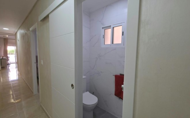 Resale - Apartment -
Torrevieja - Nueva Torrevieja