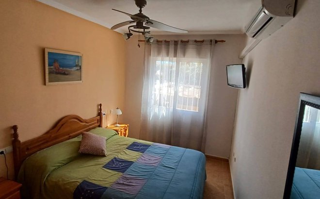 Resale - Bungalow -
Orihuela Costa - Los Almendros-la Florida