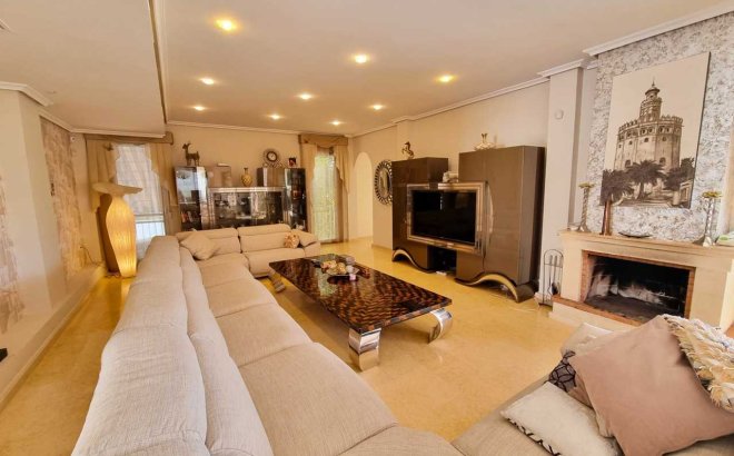 Resale - Villa -
La Mata - Costa Blanca