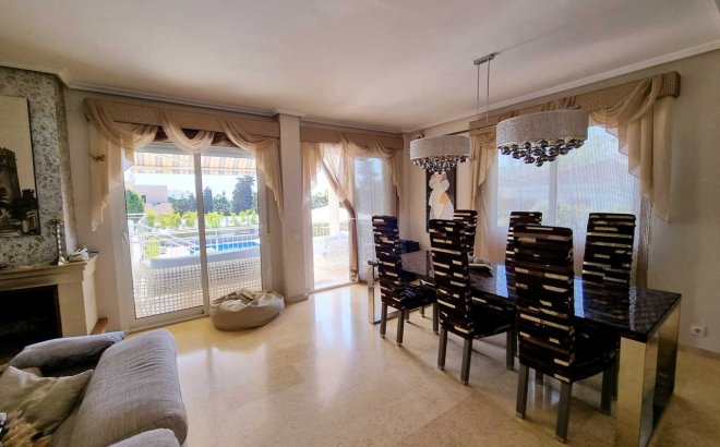 Resale - Villa -
La Mata - Costa Blanca