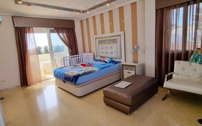 Resale - Villa -
La Mata - Costa Blanca