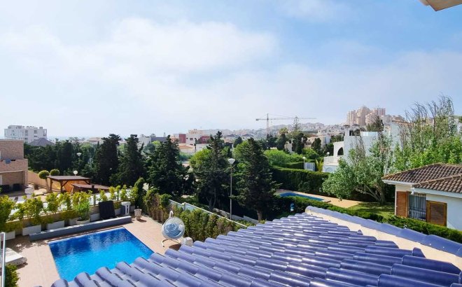 Resale - Villa -
La Mata - Costa Blanca