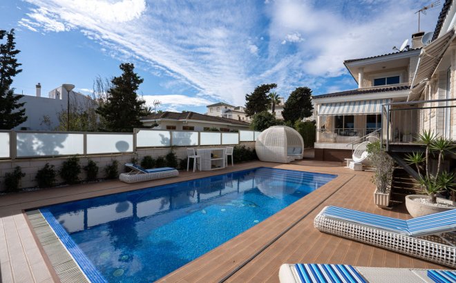 Resale - Villa -
La Mata - Costa Blanca