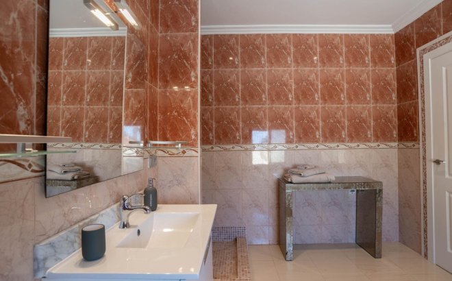 Resale - Villa -
San Miguel de Salinas - Inland