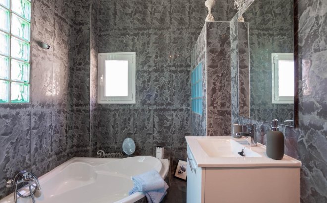 Resale - Villa -
San Miguel de Salinas - Inland