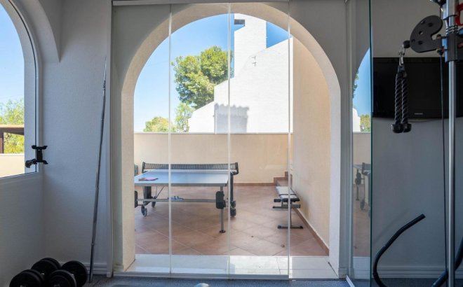 Resale - Villa -
San Miguel de Salinas - Inland