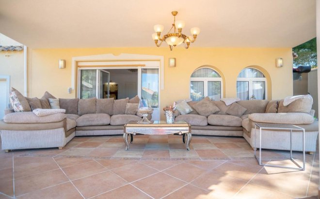 Resale - Villa -
San Miguel de Salinas - Inland