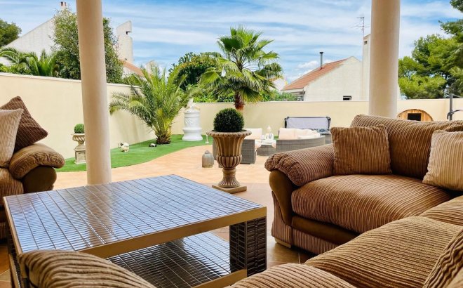 Resale - Villa -
San Miguel de Salinas - Inland
