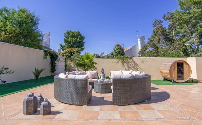 Resale - Villa -
San Miguel de Salinas - Inland