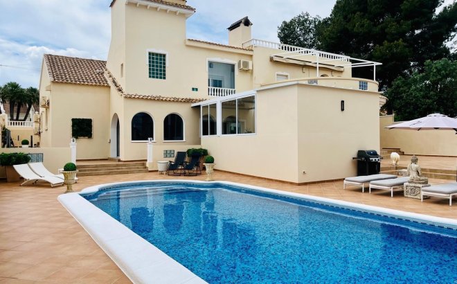 Resale - Villa -
San Miguel de Salinas - Inland