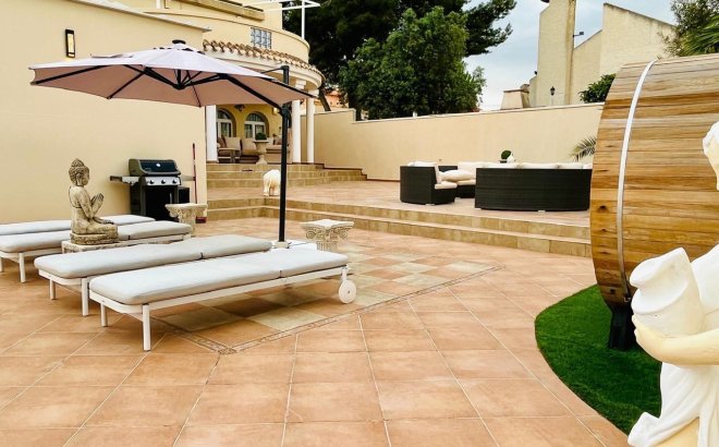 Resale - Villa -
San Miguel de Salinas - Inland