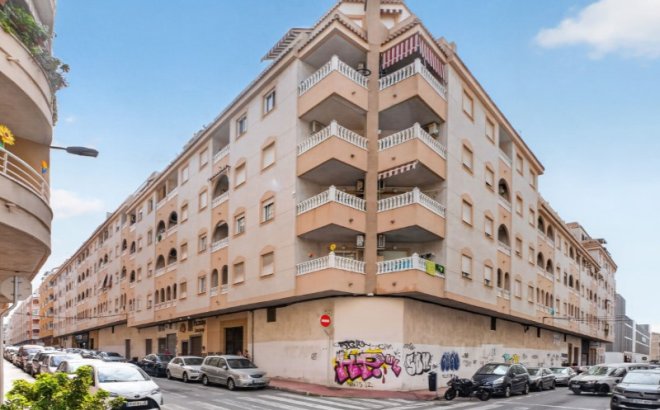 Resale - Apartment -
Torrevieja - Costa Blanca