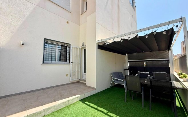 Resale - Apartment -
Torrevieja - Aguas Nuevas