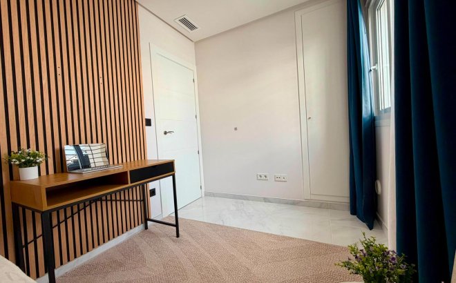 Resale - Apartment -
Torrevieja - Aguas Nuevas