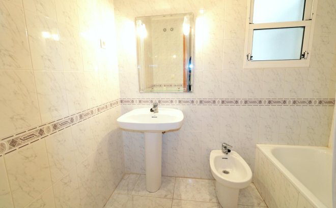 Revente - Appartement -
Torrevieja - Playa del Cura