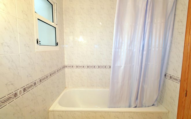 Revente - Appartement -
Torrevieja - Playa del Cura