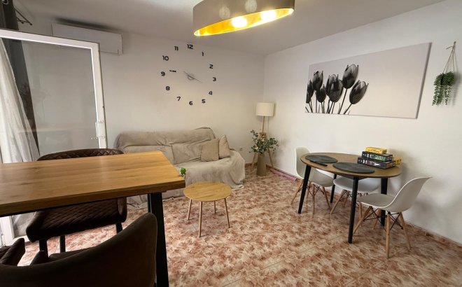 Resale - Apartment -
Torrevieja - Playa de los Locos