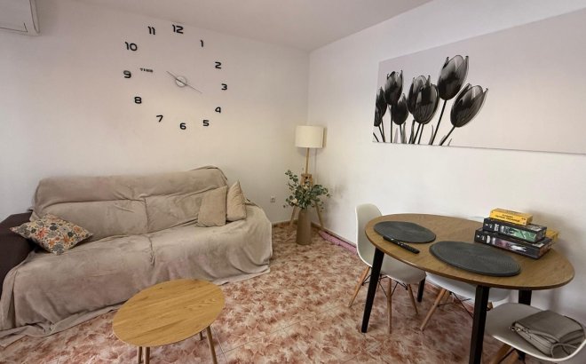 Resale - Apartment -
Torrevieja - Playa de los Locos