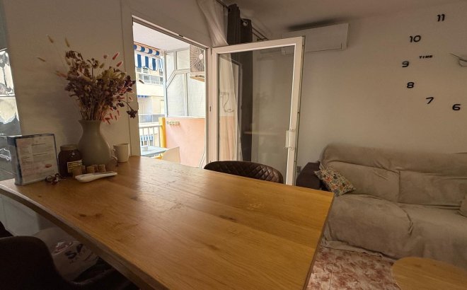 Resale - Apartment -
Torrevieja - Playa de los Locos