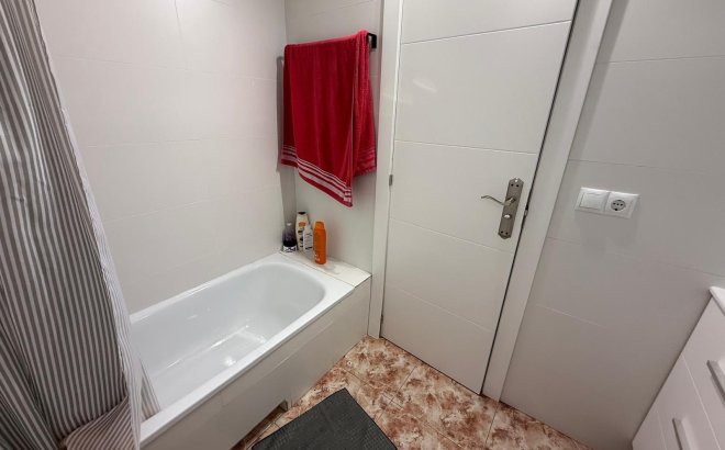Resale - Apartment -
Torrevieja - Playa de los Locos