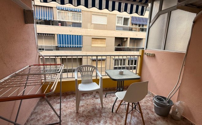 Resale - Apartment -
Torrevieja - Playa de los Locos