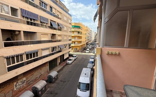Resale - Apartment -
Torrevieja - Playa de los Locos