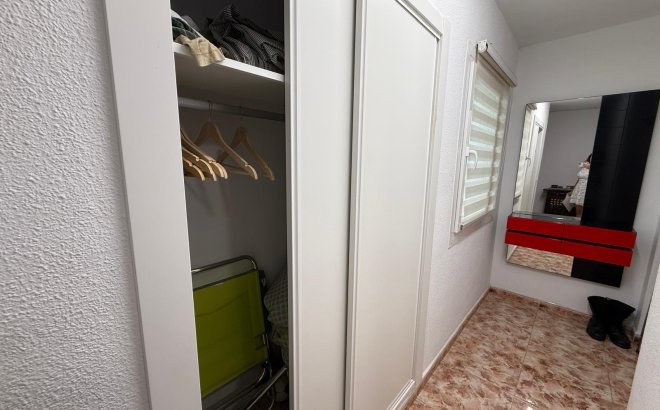Resale - Apartment -
Torrevieja - Playa de los Locos