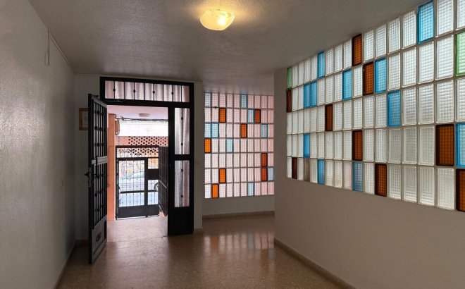 Resale - Apartment -
Torrevieja - Playa de los Locos